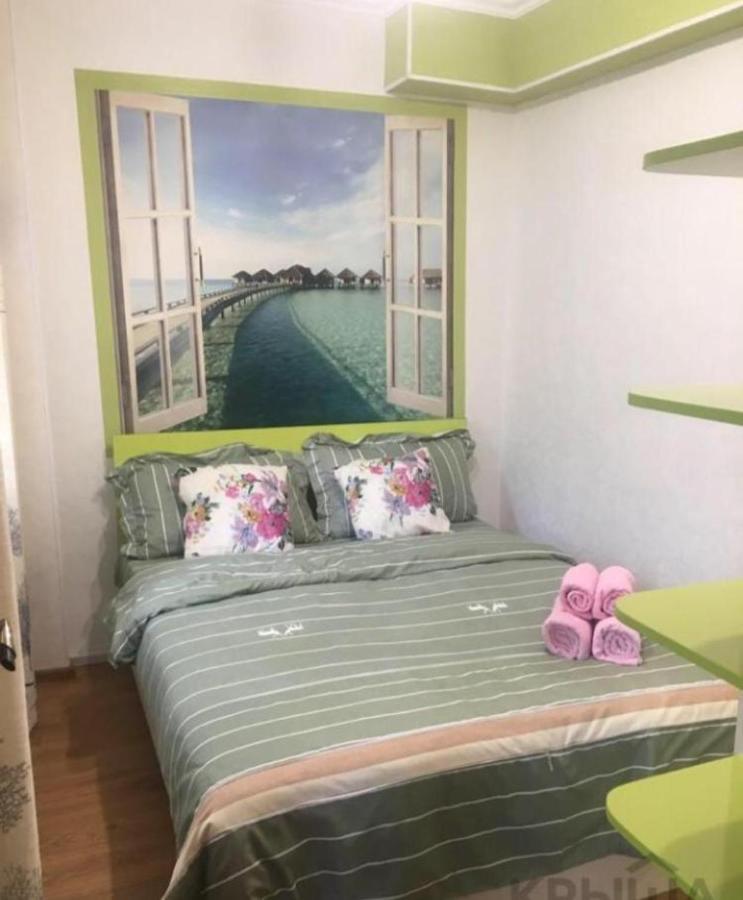Appartamento Золотой Квадрат Шевченко 75 Almaty Esterno foto